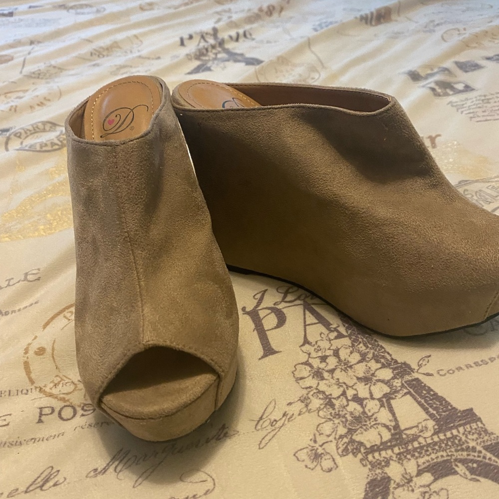 Ladies wedges